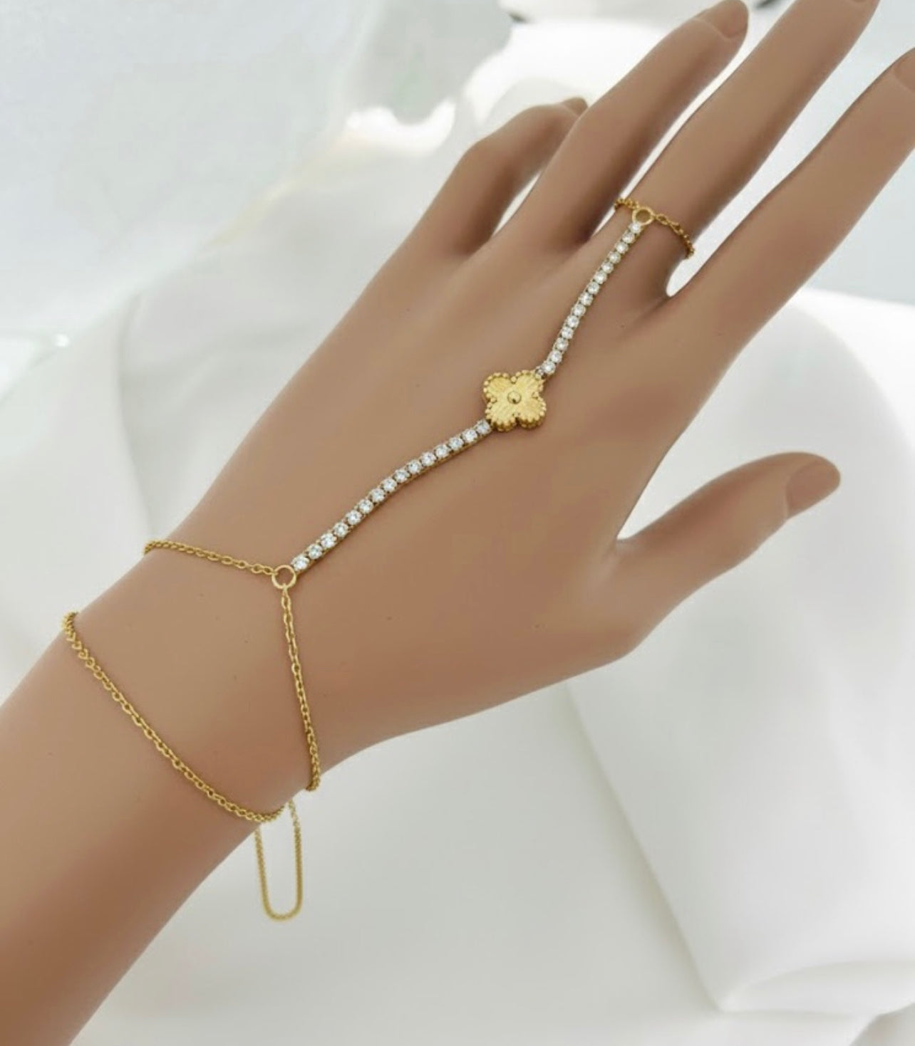 Premium Quality Stainless Steel 18k Golden Clove Stone Handchain