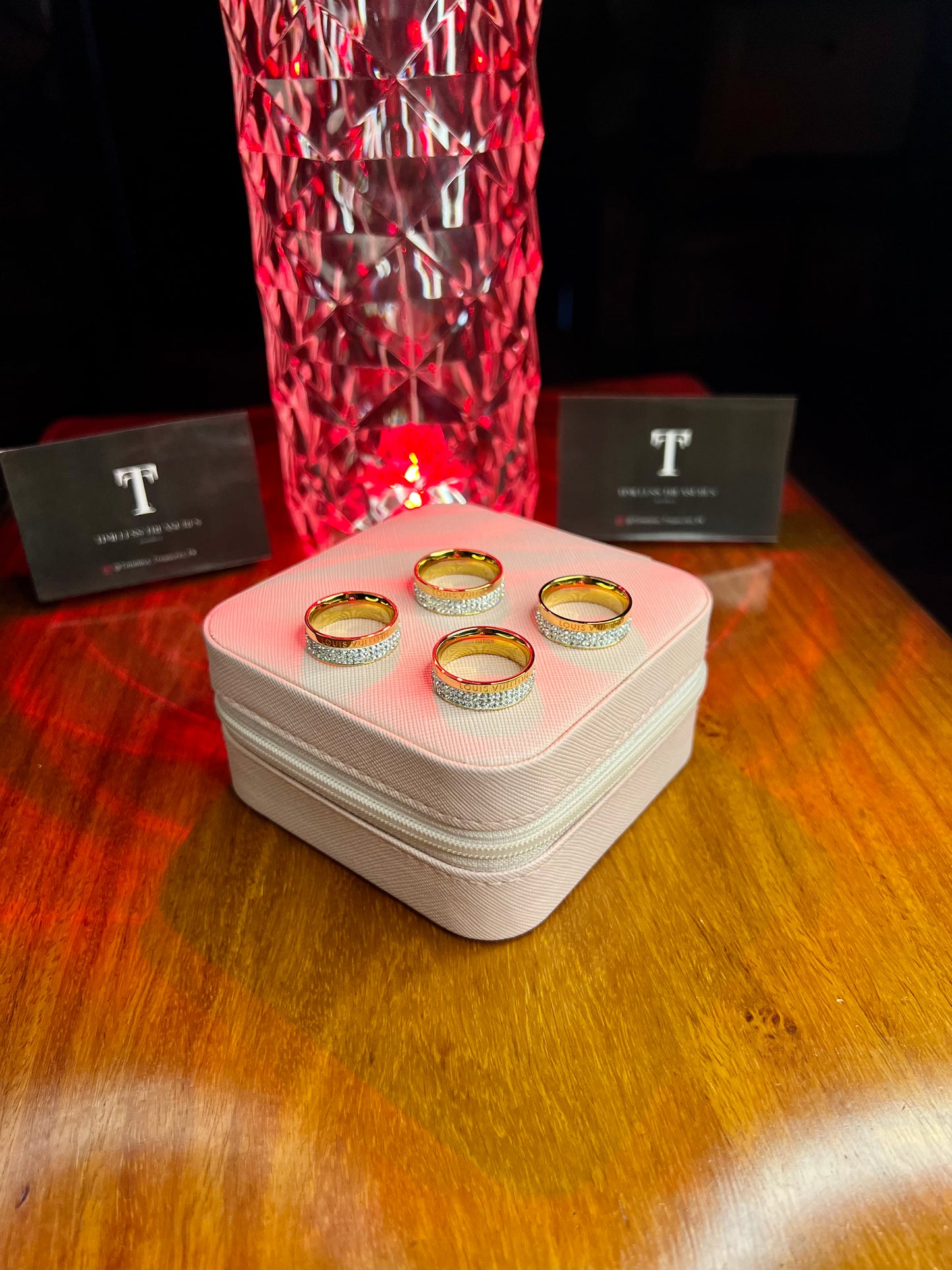 Premium Quality Stainless Steel 18k Lv Shine Gold Ring