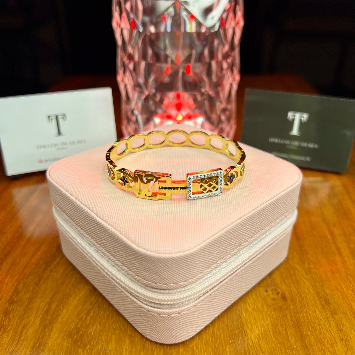 Premium Quality Stainless Steel 18k Lv Zircon Luxury Handcuff