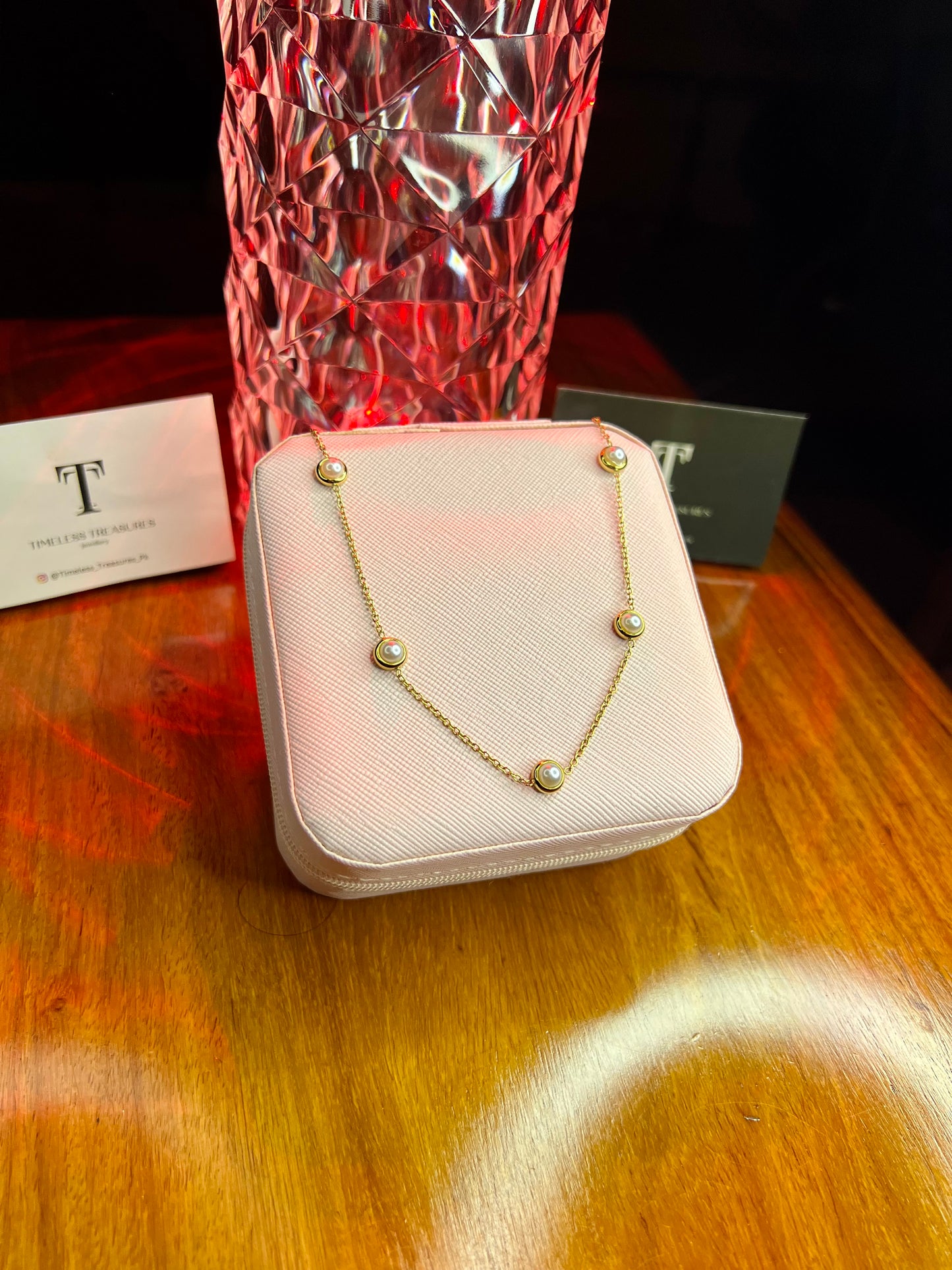 Premium Quality Stainless Steel 18k 5 Motifs Pearl Necklace