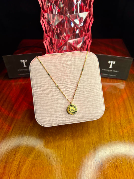 Premium Quality Stainless Steel 18k Lv Gold Luxury Stone Necklace