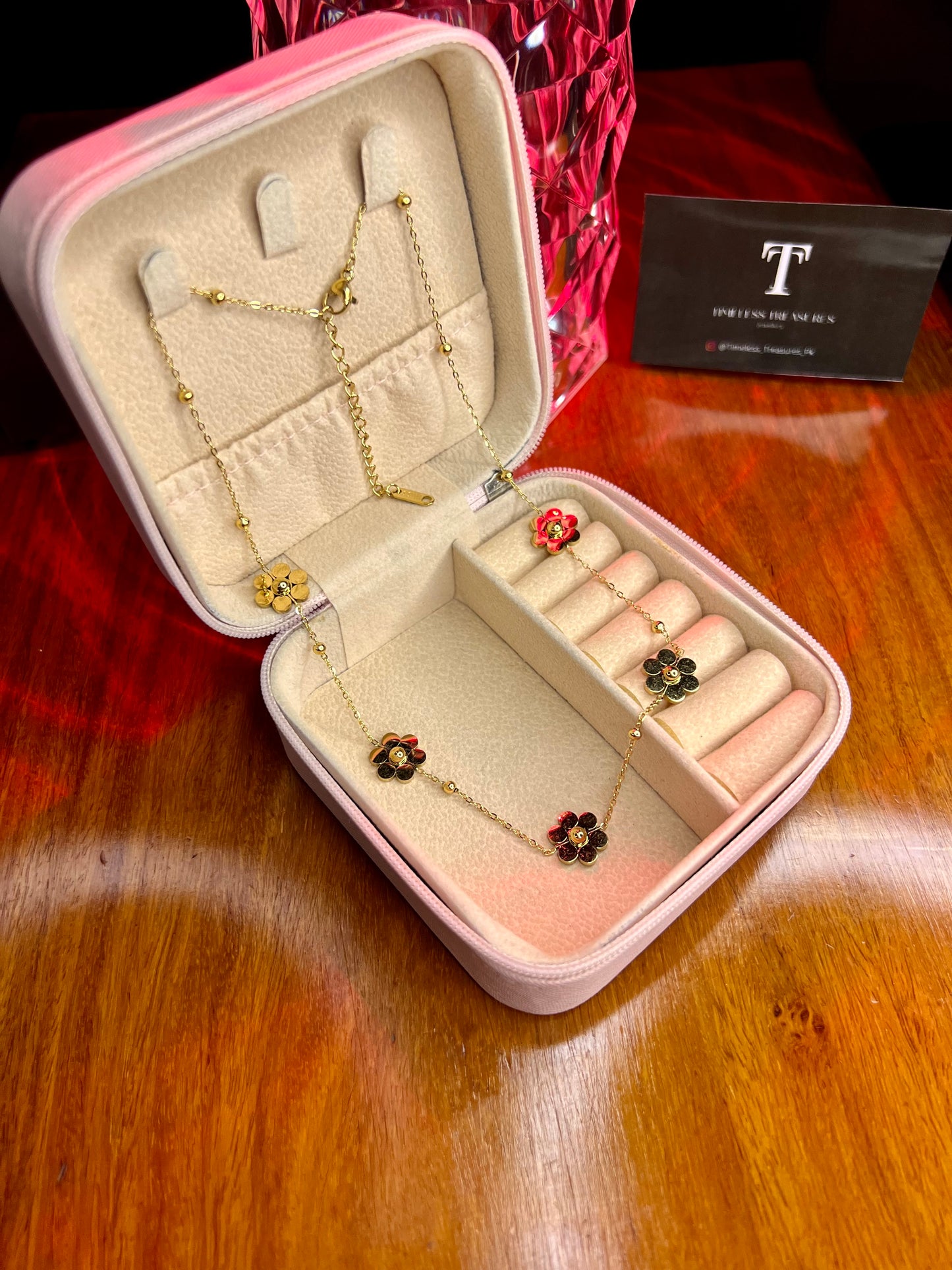 Premium Quality Stainless Steel 18k Gold Flower 5 Motifs Necklace