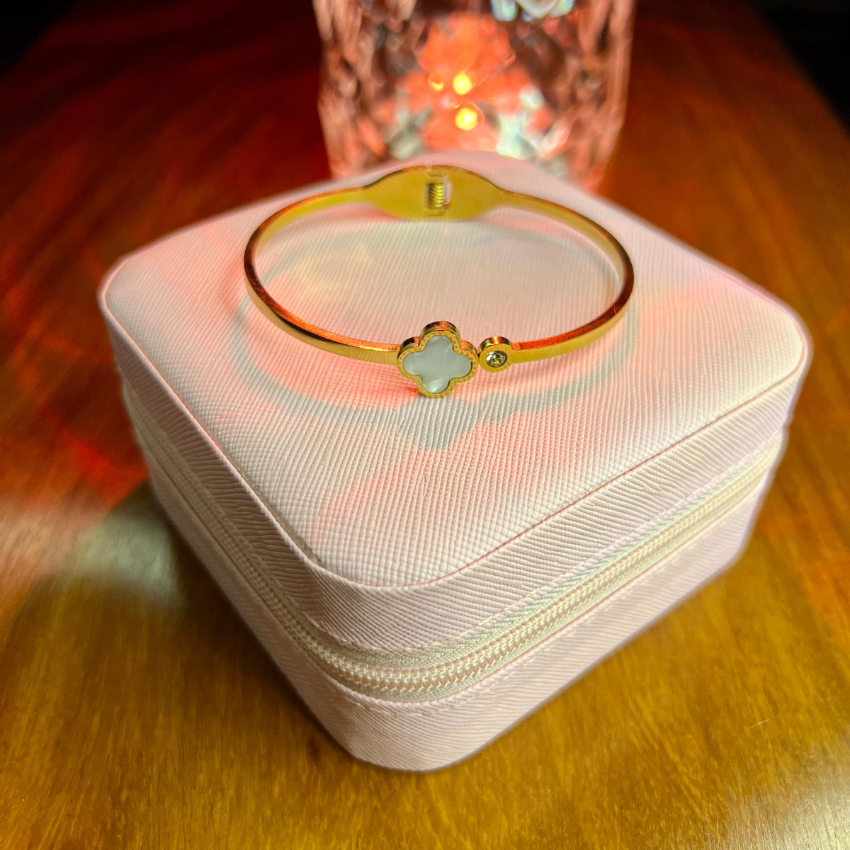 Premium Quality Stainless Steel 18k White Clover Classic Handcuff