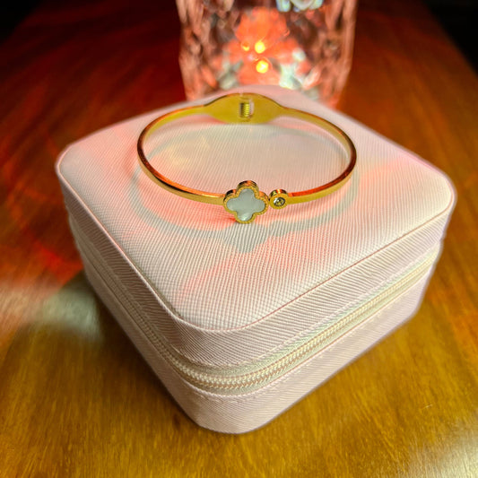 Premium Quality Stainless Steel 18k White Clover Classic Handcuff