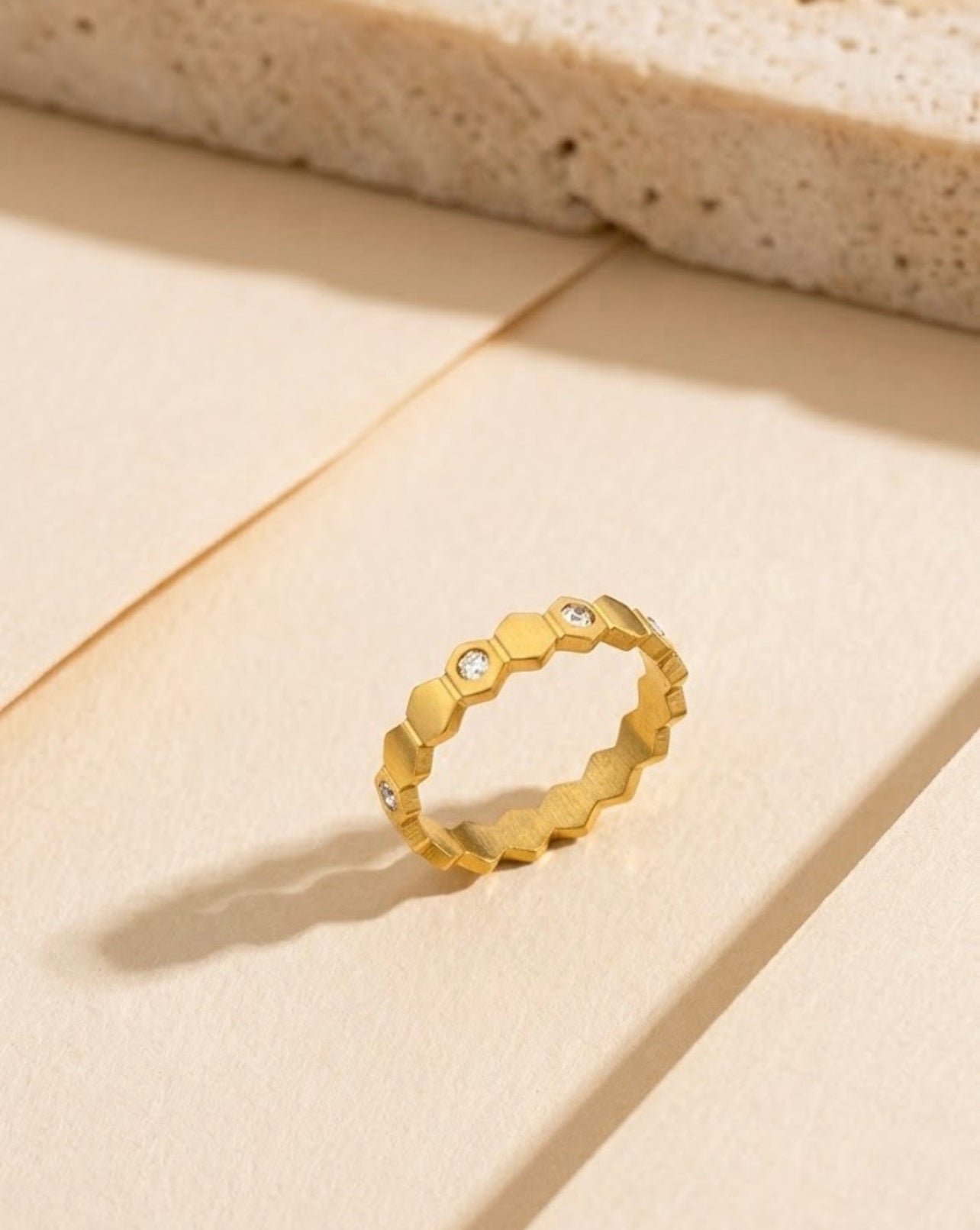 Premium Quality Stainless Steel 18k HoneyComb Stone Ring