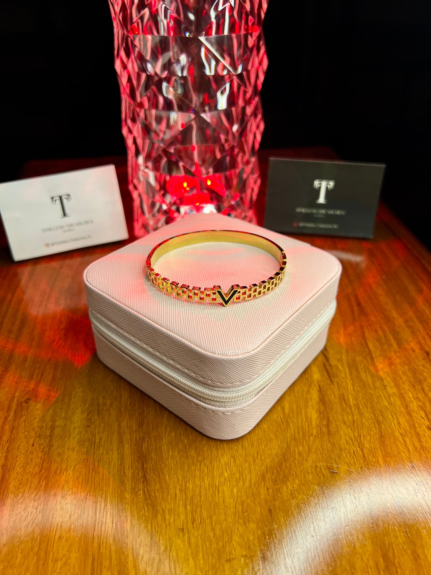 Premium Quality Stainless Steel 18k Royal V Crown Cuff