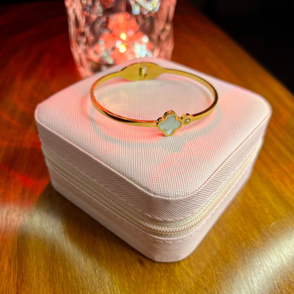 Premium Quality Stainless Steel 18k White Clover Classic Handcuff