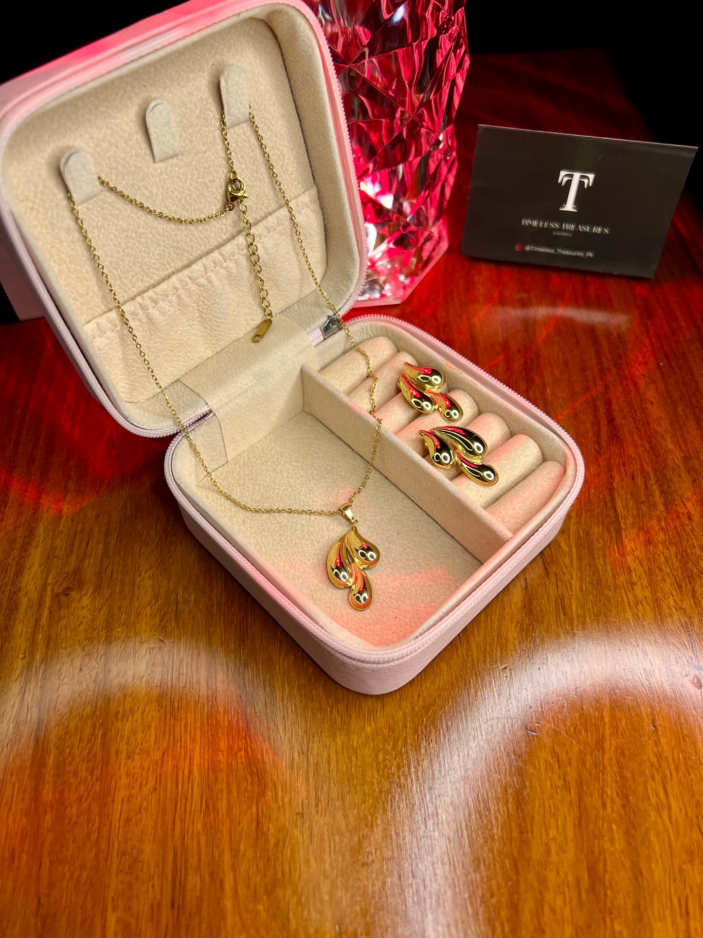 Premium Quality Stainless Steel 18k Amour Glow Necklace Earring Set