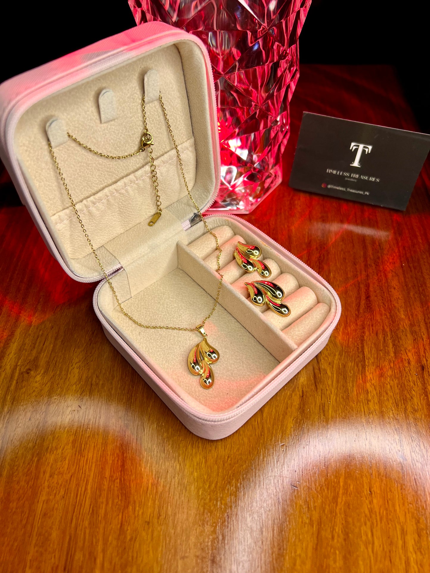 Premium Quality Stainless Steel 18k Amour Glow Necklace Earring Set