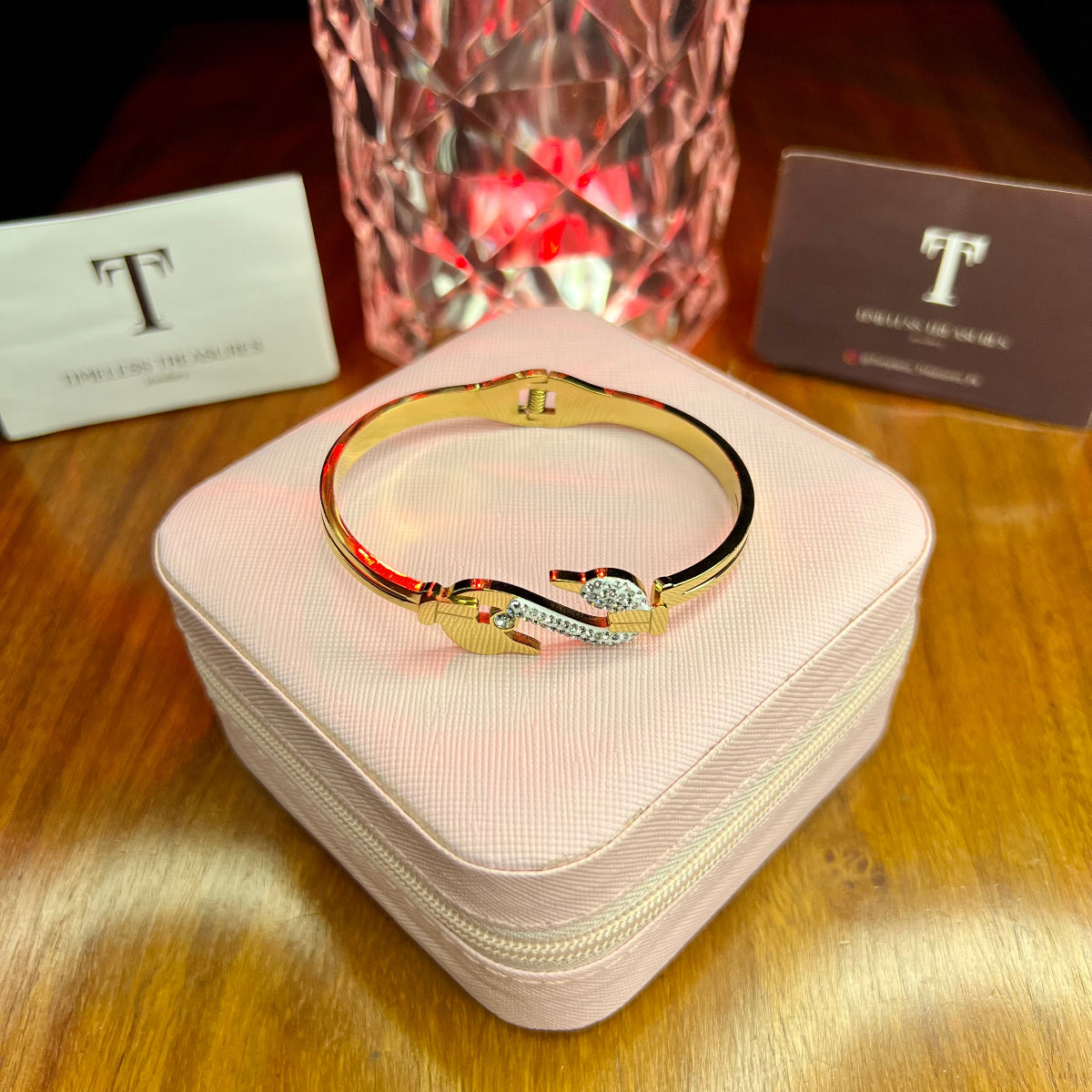 Premium Quality Stainless Steel 18k Silver Swan Handcuff