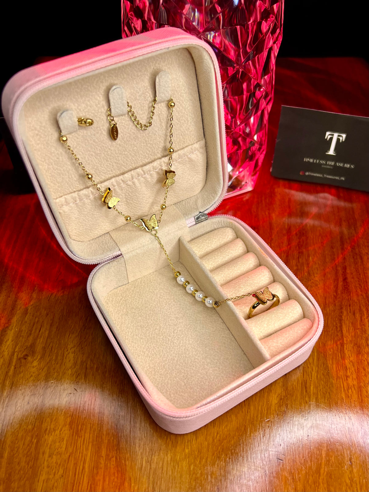 Premium Quality Stainless Steel 18k Butterfly Pearl Handchain
