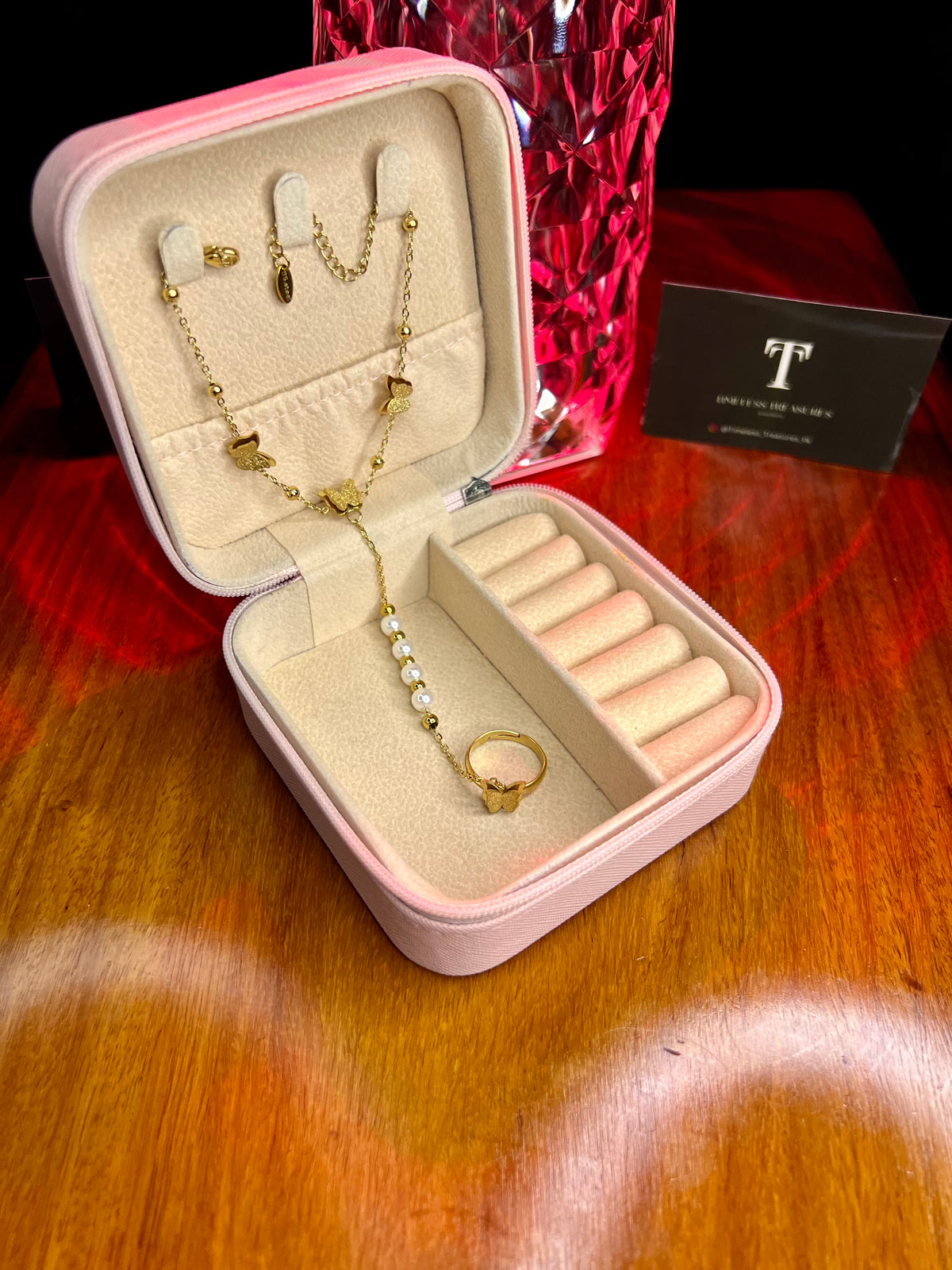 Premium Quality Stainless Steel 18k Butterfly Pearl Handchain