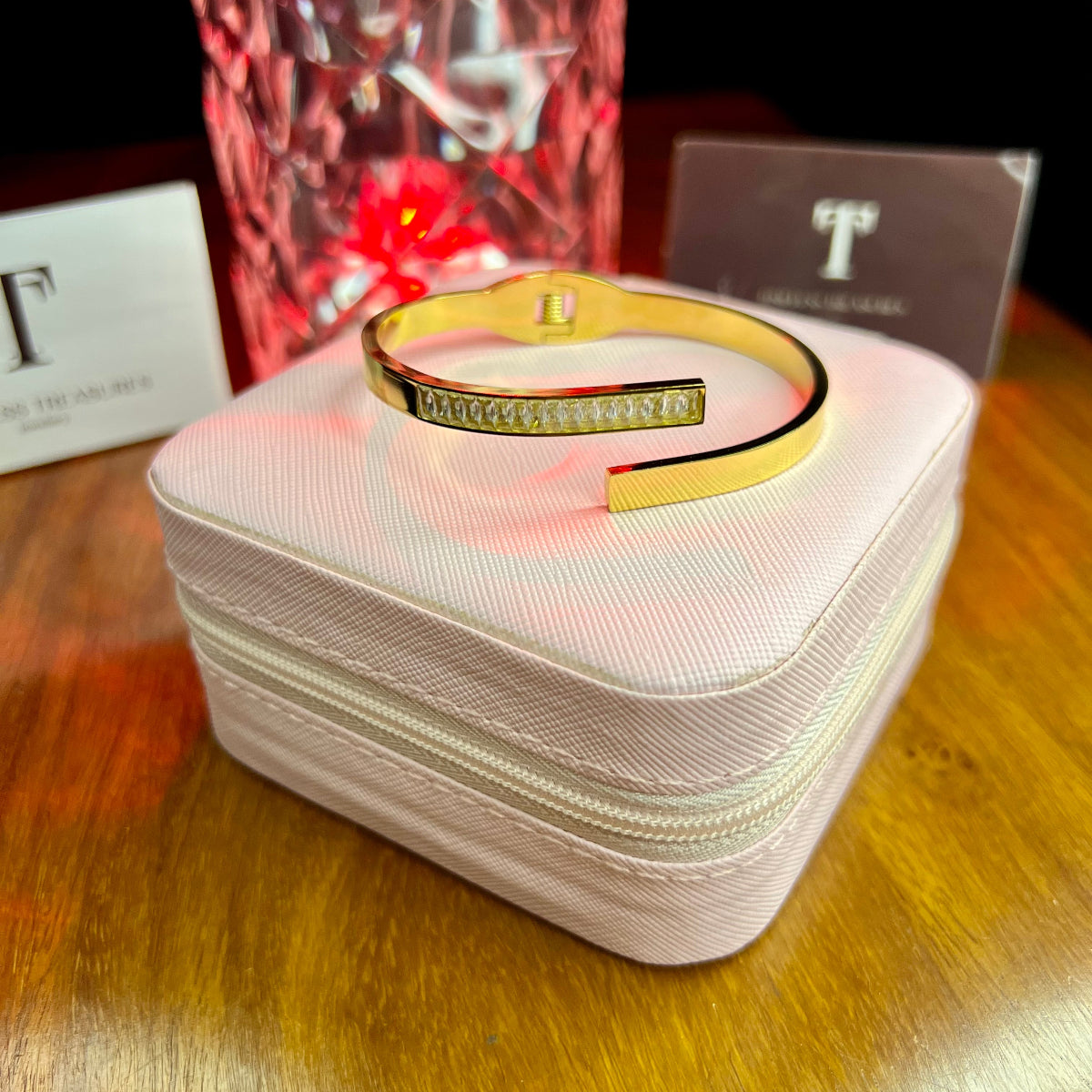 Premium Quality Stainless Steel 18k Stone Curve Gold Handcuff