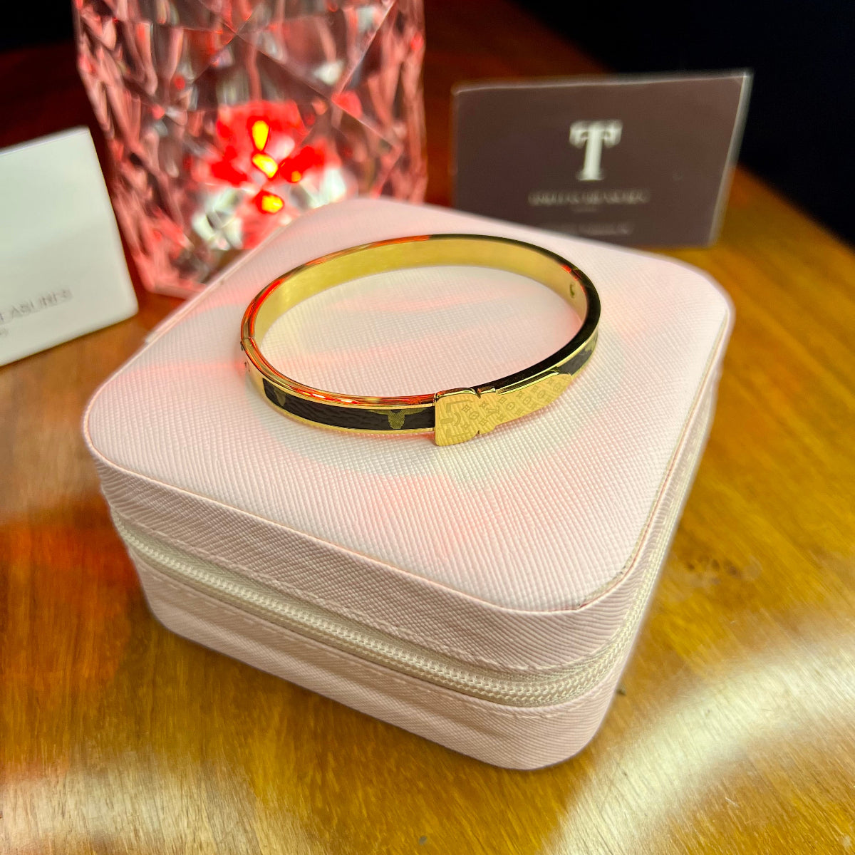 Premium Quality Stainless Steel 18k LV Buckle Lux Handcuff