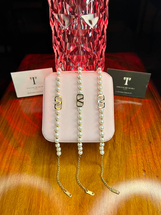 Premium Quality Stainless Steel 18k Luxury Pearl V Bracelet